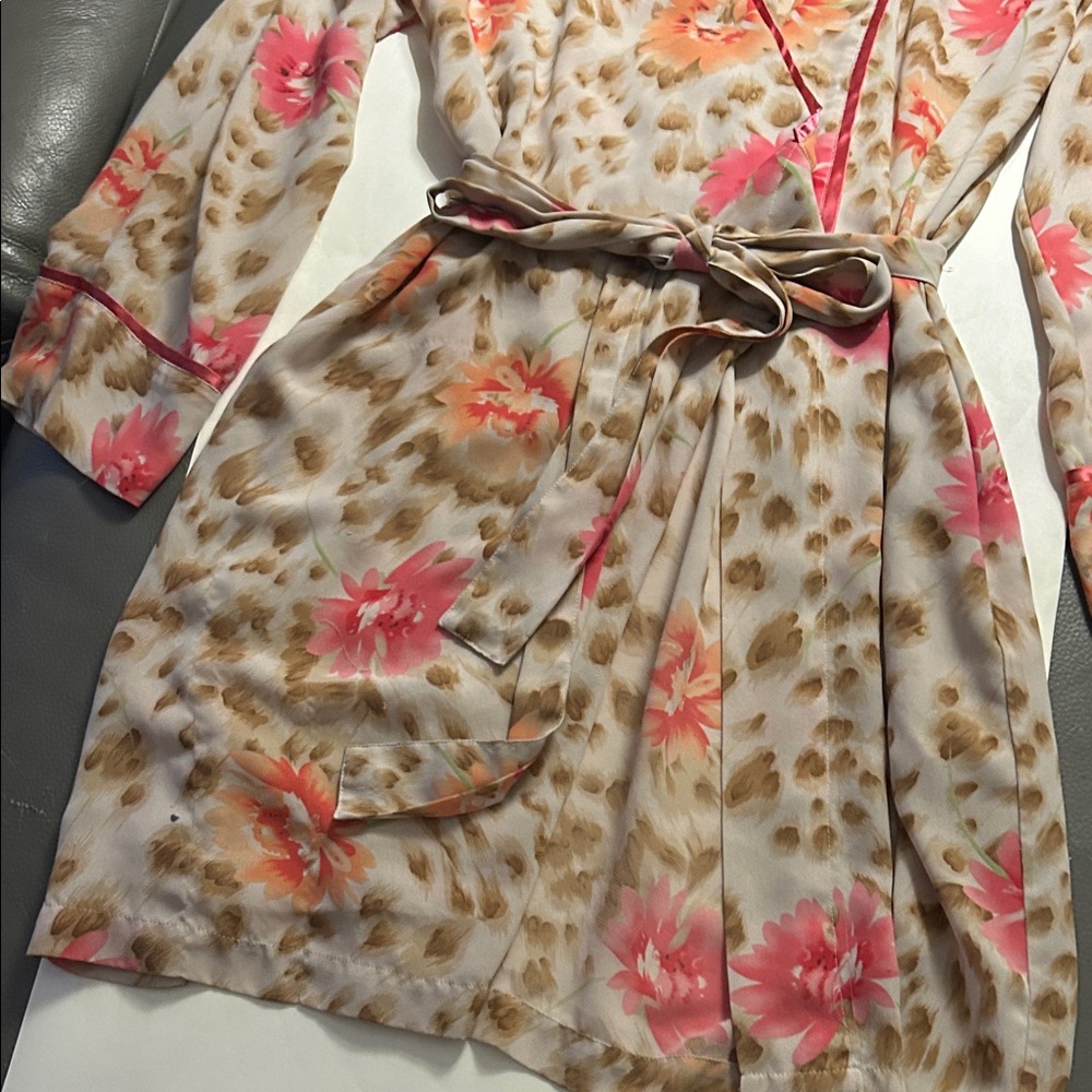 Morgan Taylor Intimates Vintage Floral Print Robe with Attached Belt size M - Picture 3 of 6